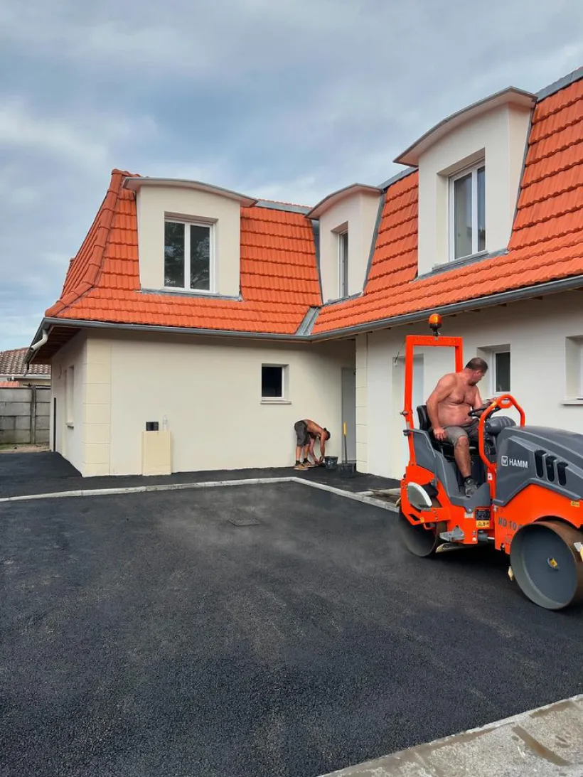 Arsm33 Revetement De Sol En Resine Sur Le Bassin Darcachon Choisissez Les Enrobes Pour Vos Amenagements Exterieurs Et Voiries En Beneficiant De Nombreux Avantages